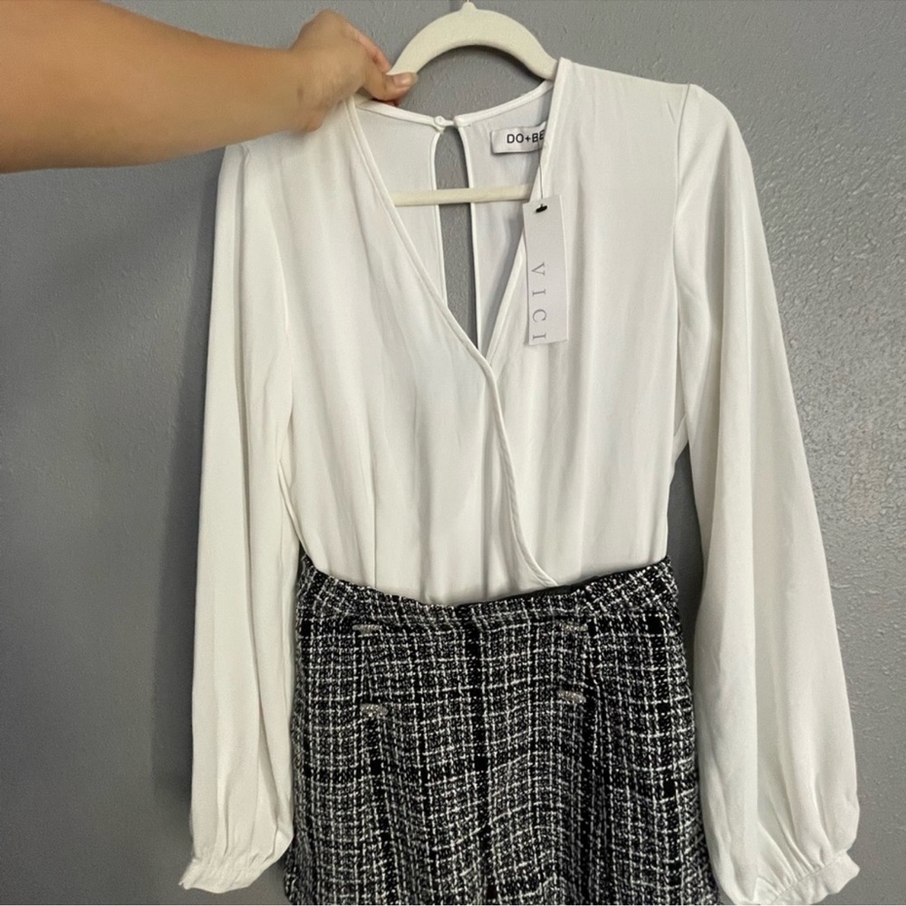 Vici Elegant White Blouse with Long Sleeves